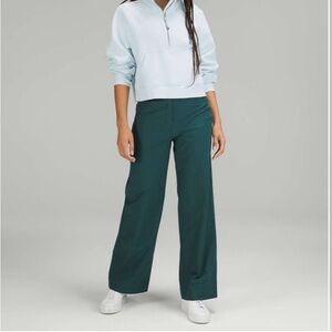 Lululemon City Sleek 5 Pocket Wide-Leg High-Rise Light Utilitech
Green Jasper